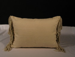 Script: Bullion cushion