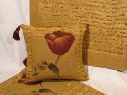 Tulips: Tassel Lounge cushion